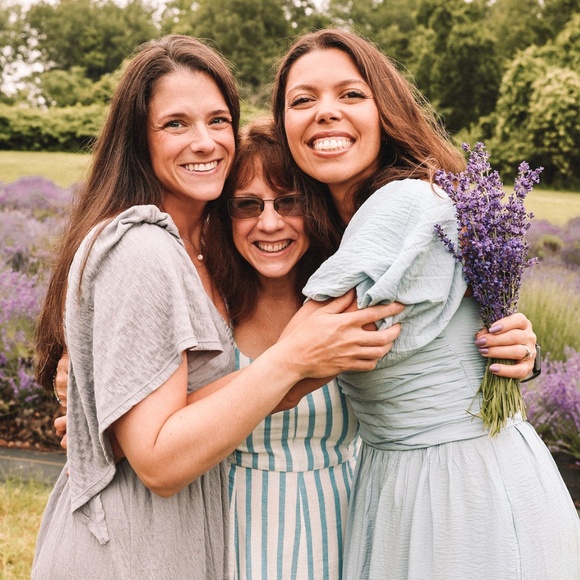 Meet your Posher, Rachel - Picture 1 of 1